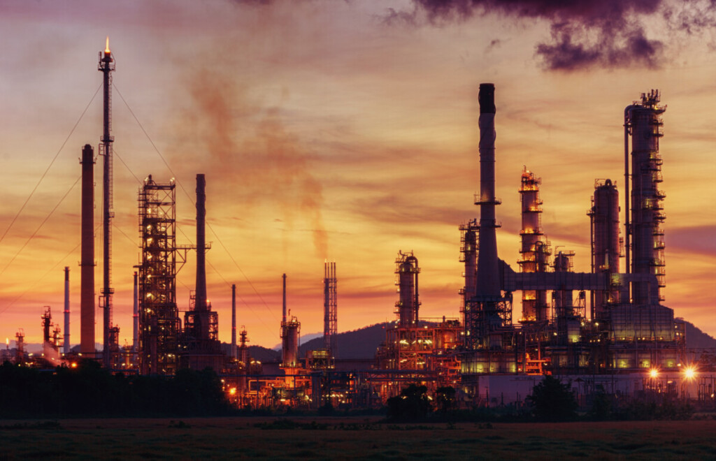 Oil and Gas, Refinery, Plant, Twilight, Image by Adobe Stock
