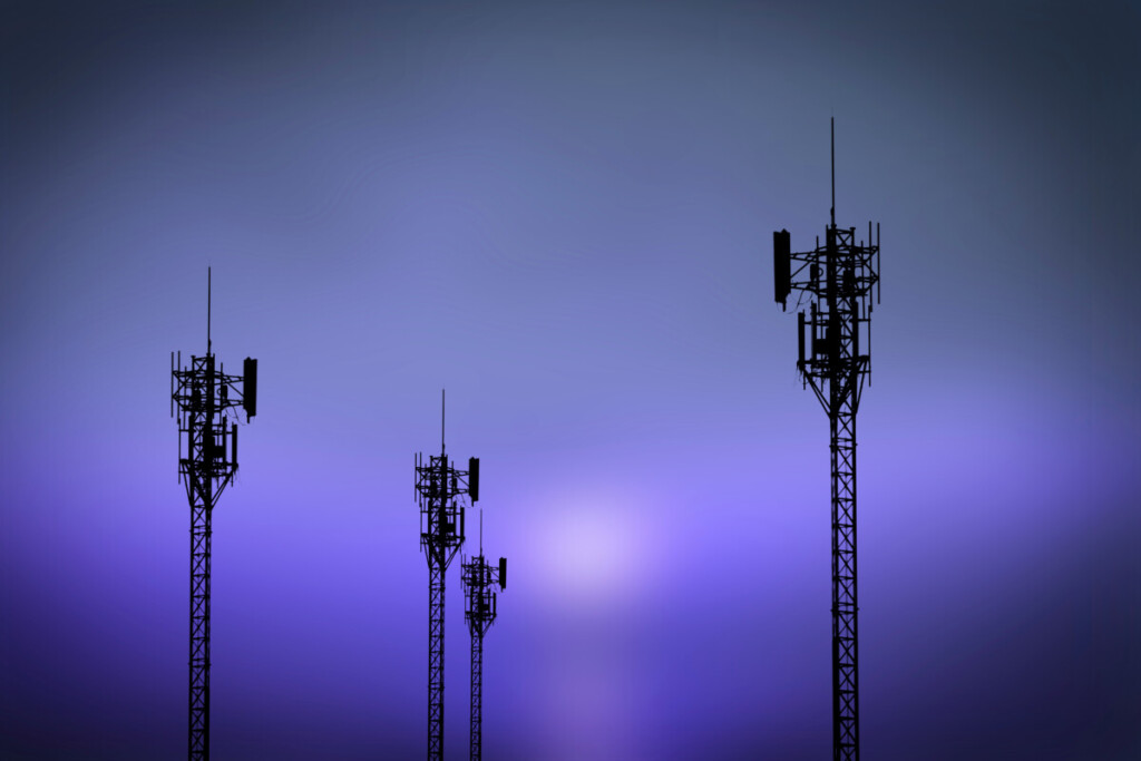 cell tower, cellular network, Global IoT, image by adobe stock