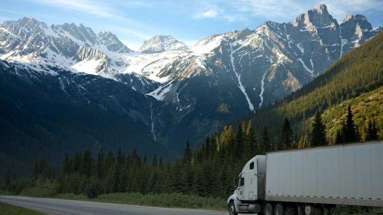 Canada Trucking, ELD, Photo by 500photos.com