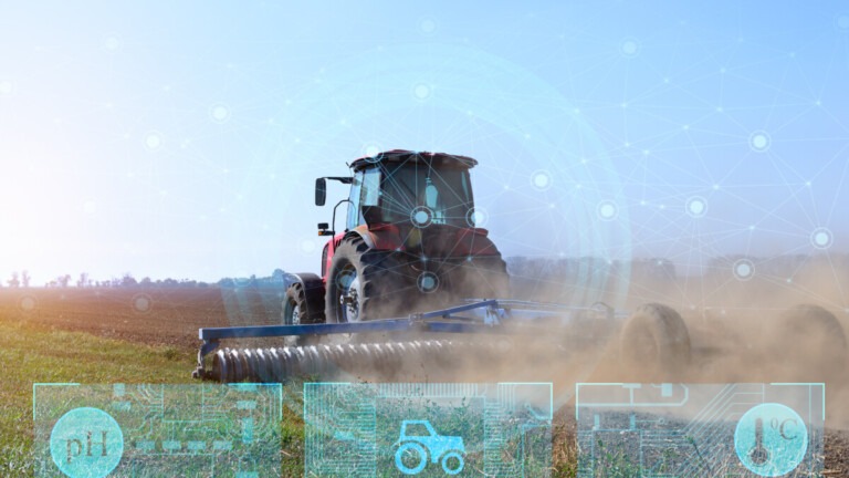Precision Farming, Smart AG, farming, Image by Adobe Stock